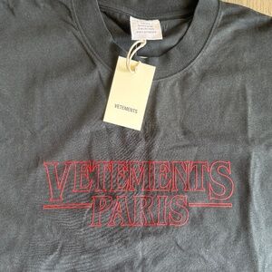 VETEMENTS BNWT Stranger Things Limited Edition Unisex Tee in Black Red Size XL